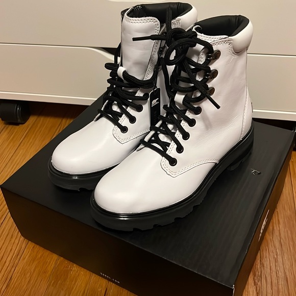 Sorel NEW in box Lennox Lace STKD WP boots Women’s Size 6.5 - Picture 2 of 11